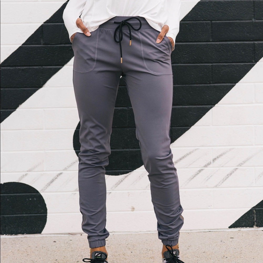 ZYIA Dark Gray Peak Zipper Joggers (Long) 31" (LARGE)